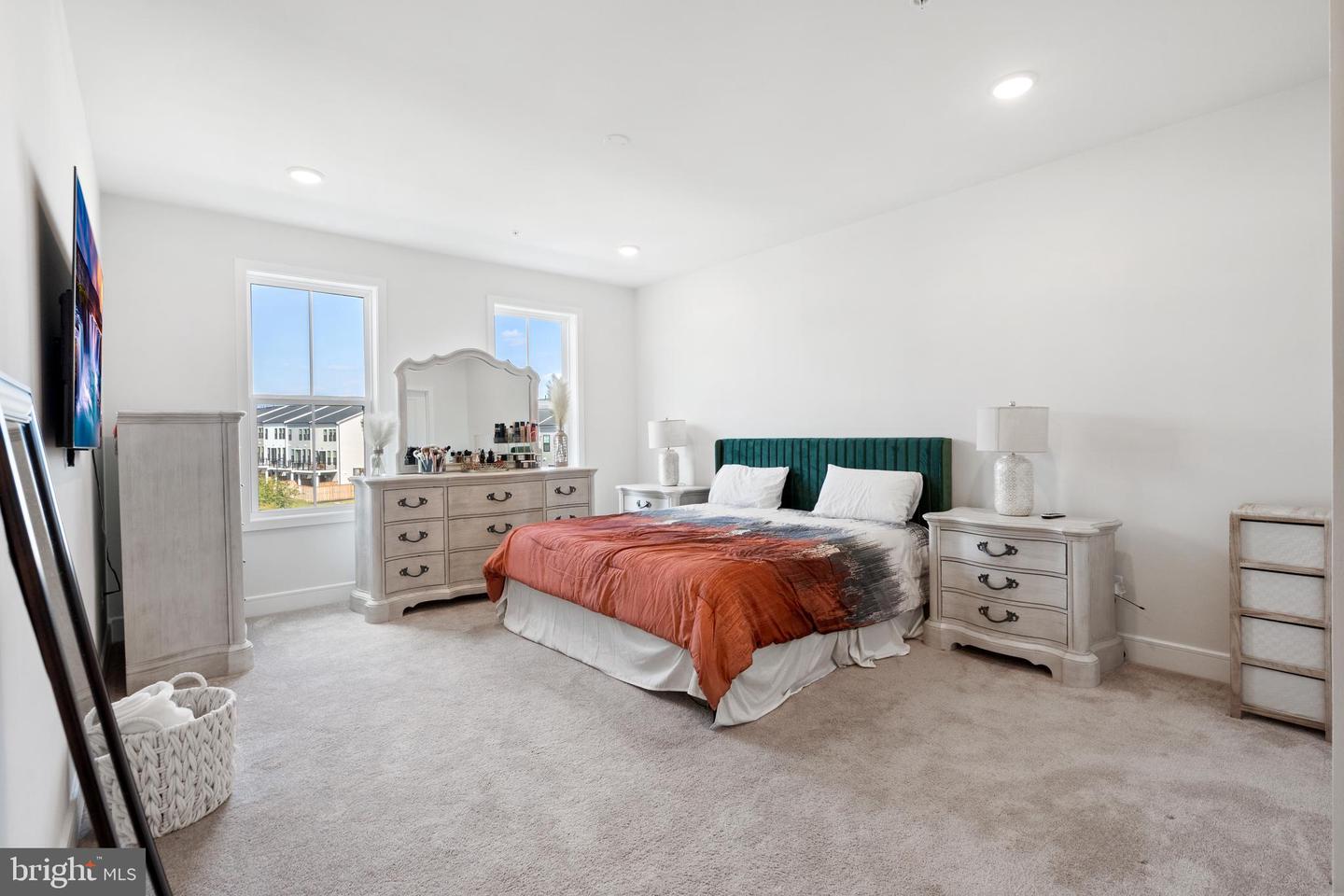 43376 FARRINGDON SQ, BROADLANDS, Virginia 20148, 3 Bedrooms Bedrooms, ,2 BathroomsBathrooms,Residential,For sale,43376 FARRINGDON SQ,VALO2114726 MLS # VALO2114726