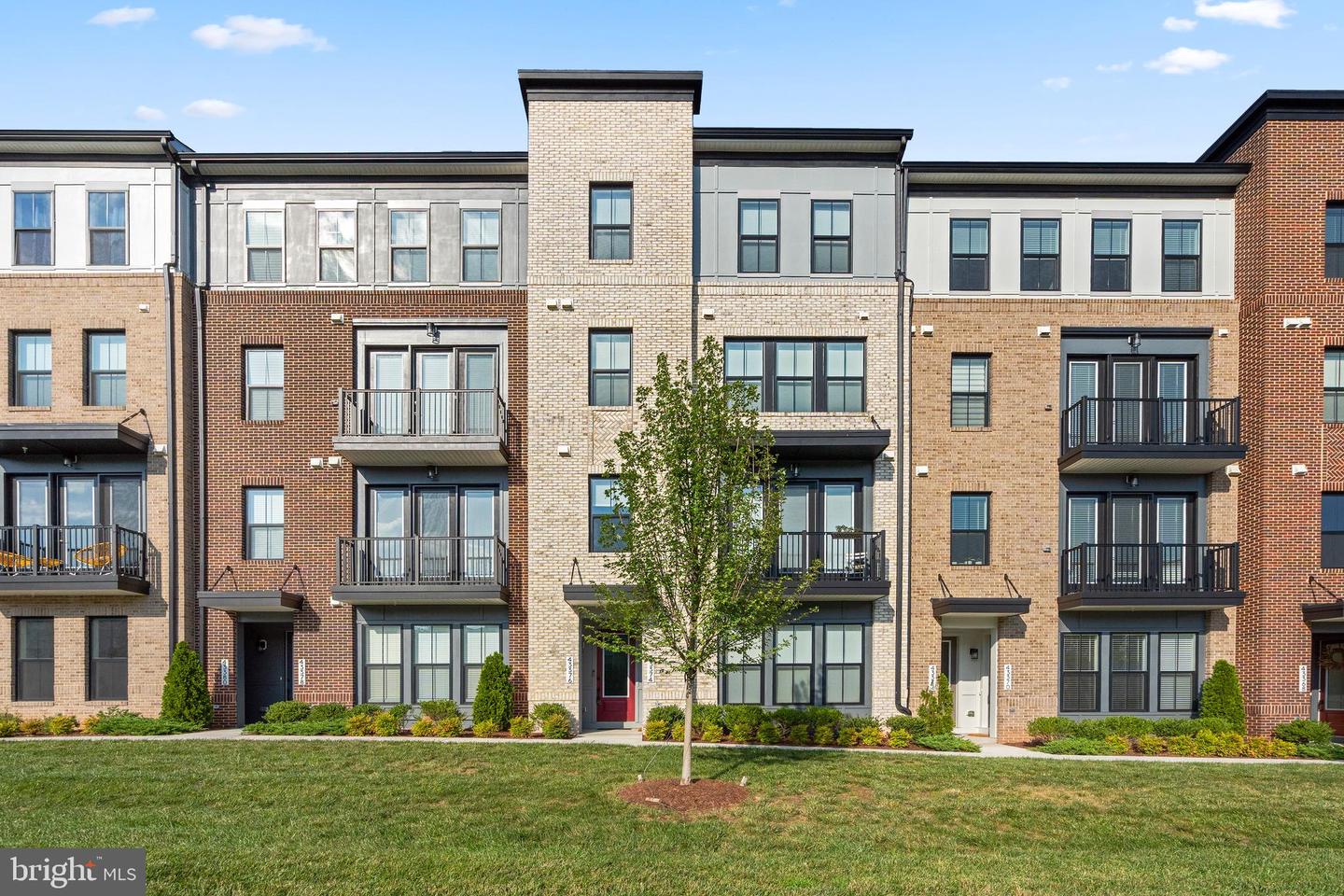 43376 FARRINGDON SQ, BROADLANDS, Virginia 20148, 3 Bedrooms Bedrooms, ,2 BathroomsBathrooms,Residential,For sale,43376 FARRINGDON SQ,VALO2114726 MLS # VALO2114726