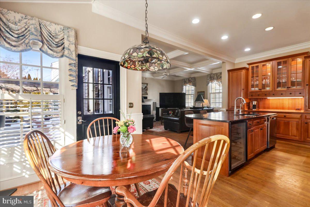 9896 PALACE GREEN WAY, VIENNA, Virginia 22181, 4 Bedrooms Bedrooms, ,3 BathroomsBathrooms,Residential,For sale,9896 PALACE GREEN WAY,VAFX2287770 MLS # VAFX2287770