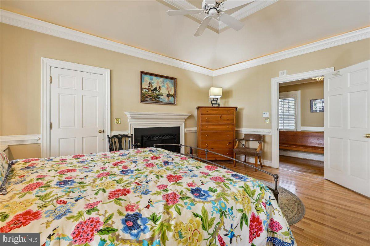 9896 PALACE GREEN WAY, VIENNA, Virginia 22181, 4 Bedrooms Bedrooms, ,3 BathroomsBathrooms,Residential,For sale,9896 PALACE GREEN WAY,VAFX2287770 MLS # VAFX2287770