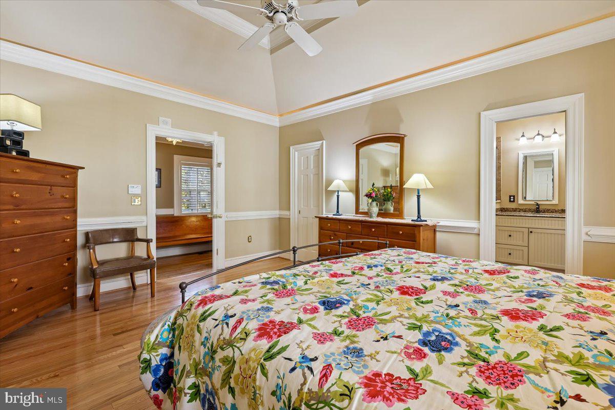 9896 PALACE GREEN WAY, VIENNA, Virginia 22181, 4 Bedrooms Bedrooms, ,3 BathroomsBathrooms,Residential,For sale,9896 PALACE GREEN WAY,VAFX2287770 MLS # VAFX2287770