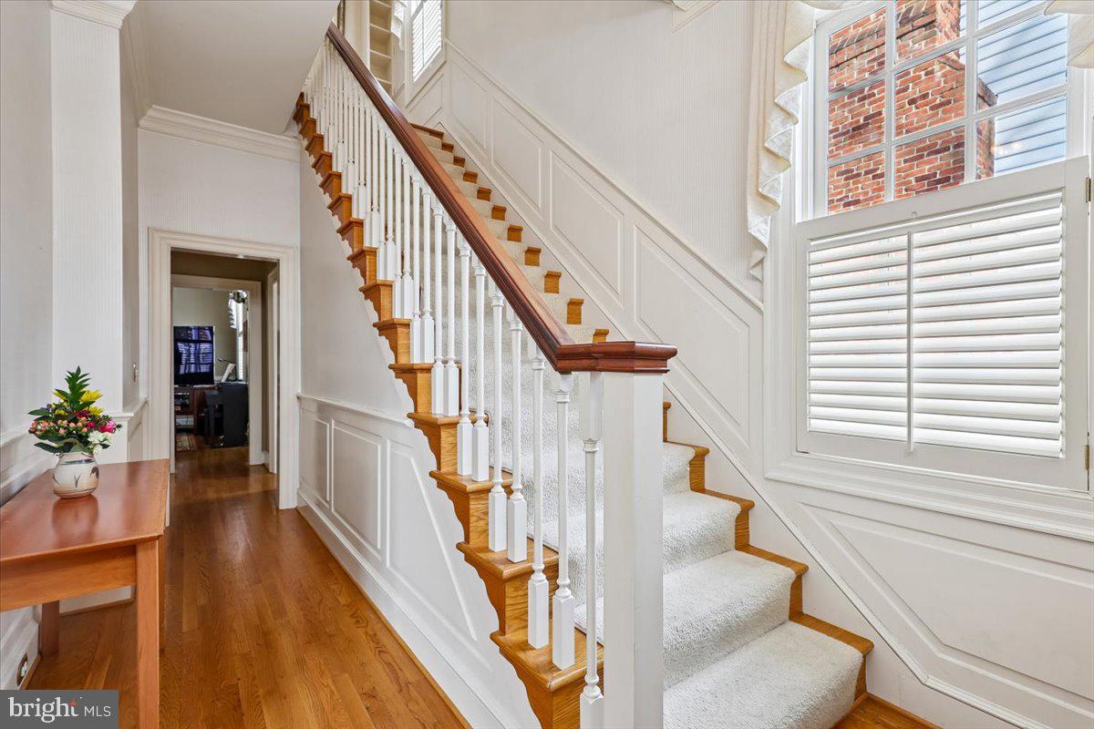 9896 PALACE GREEN WAY, VIENNA, Virginia 22181, 4 Bedrooms Bedrooms, ,3 BathroomsBathrooms,Residential,For sale,9896 PALACE GREEN WAY,VAFX2287770 MLS # VAFX2287770