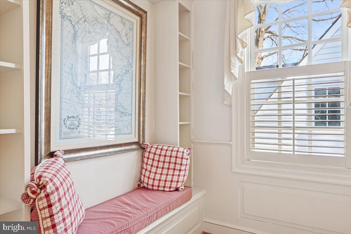 9896 PALACE GREEN WAY, VIENNA, Virginia 22181, 4 Bedrooms Bedrooms, ,3 BathroomsBathrooms,Residential,For sale,9896 PALACE GREEN WAY,VAFX2287770 MLS # VAFX2287770