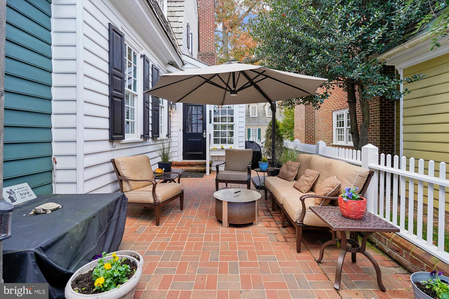 9896 PALACE GREEN WAY, VIENNA, Virginia 22181, 4 Bedrooms Bedrooms, ,3 BathroomsBathrooms,Residential,For sale,9896 PALACE GREEN WAY,VAFX2287770 MLS # VAFX2287770