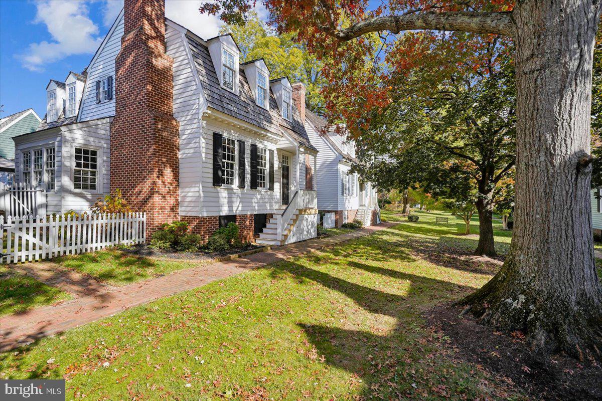 9896 PALACE GREEN WAY, VIENNA, Virginia 22181, 4 Bedrooms Bedrooms, ,3 BathroomsBathrooms,Residential,For sale,9896 PALACE GREEN WAY,VAFX2287770 MLS # VAFX2287770