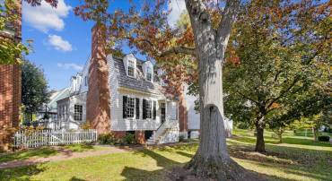 9896 PALACE GREEN WAY, VIENNA, Virginia 22181, 4 Bedrooms Bedrooms, ,3 BathroomsBathrooms,Residential,For sale,9896 PALACE GREEN WAY,VAFX2287770 MLS # VAFX2287770