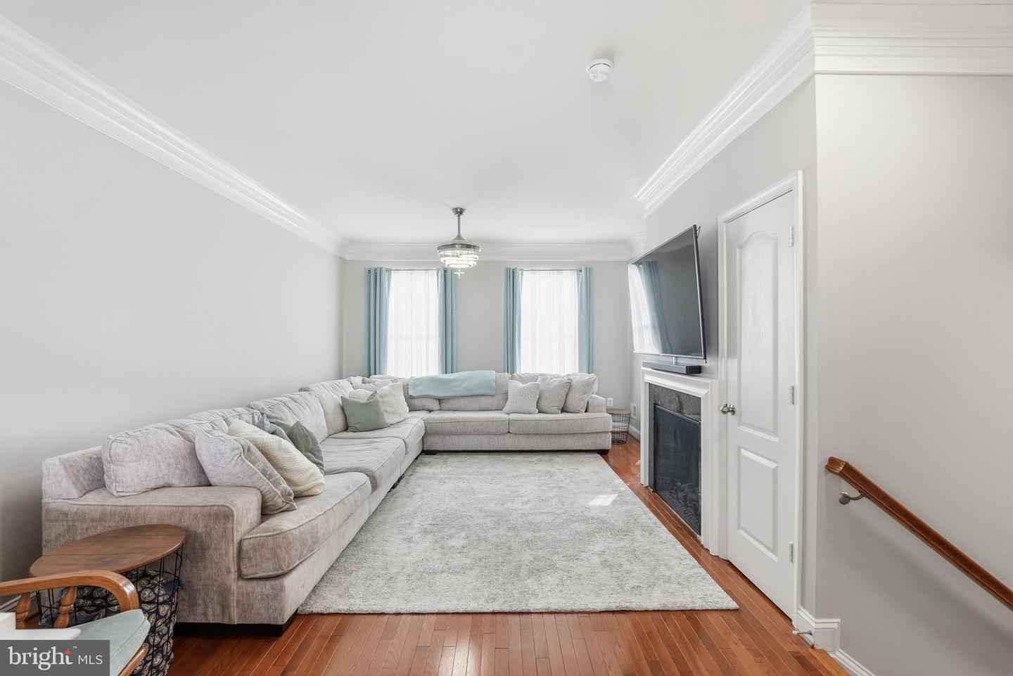 5027 POTOMAC HIGHLANDS CIR, TRIANGLE, Virginia 22172, 3 Bedrooms Bedrooms, 10 Rooms Rooms,2 BathroomsBathrooms,Residential,For sale,5027 POTOMAC HIGHLANDS CIR,VAPW2111446 MLS # VAPW2111446