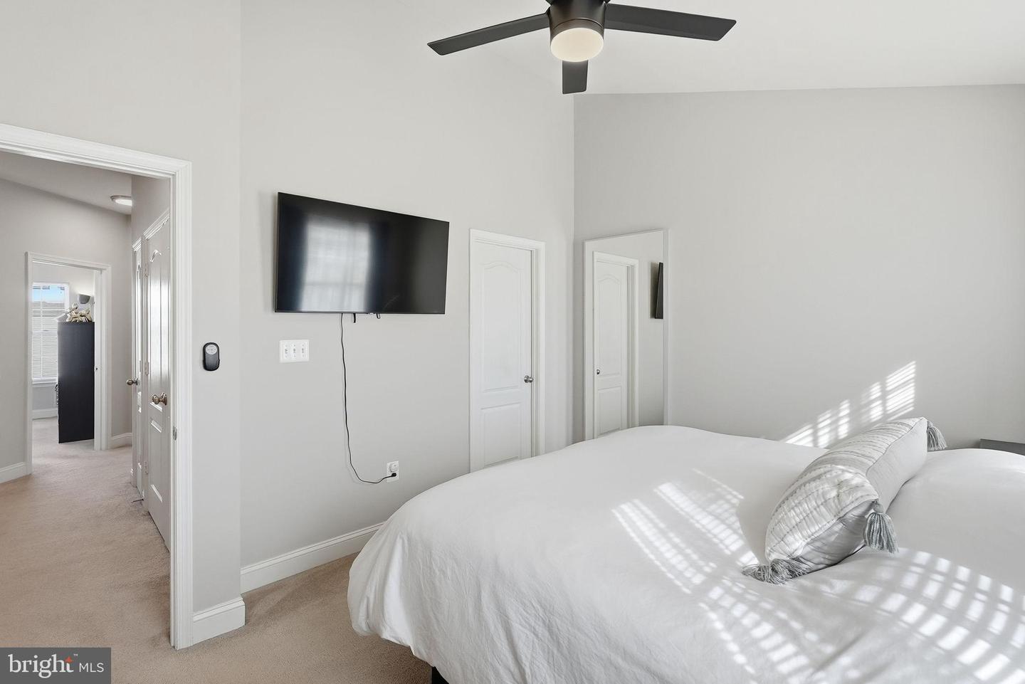 5027 POTOMAC HIGHLANDS CIR, TRIANGLE, Virginia 22172, 3 Bedrooms Bedrooms, 10 Rooms Rooms,2 BathroomsBathrooms,Residential,For sale,5027 POTOMAC HIGHLANDS CIR,VAPW2111446 MLS # VAPW2111446