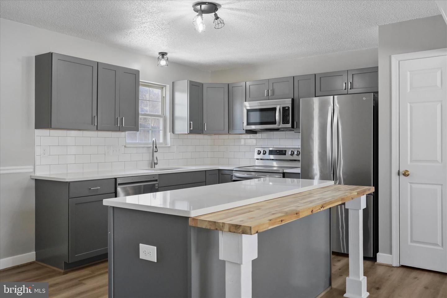 137 WOODROW RD, WINCHESTER, Virginia 22602, 3 Bedrooms Bedrooms, ,2 BathroomsBathrooms,Residential,For sale,137 WOODROW RD,VAFV2039288 MLS # VAFV2039288