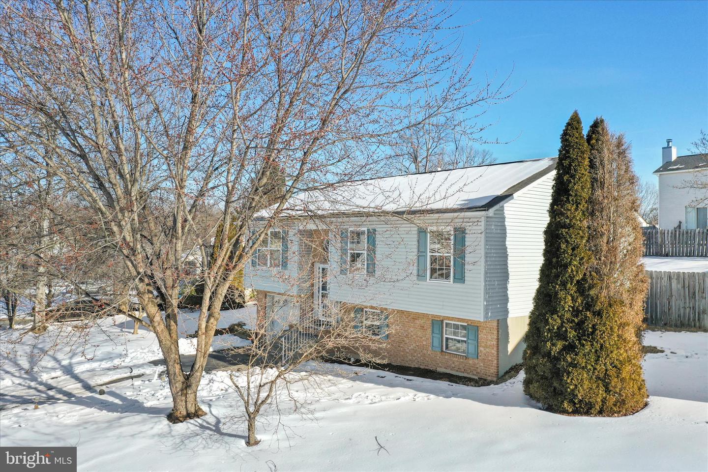 137 WOODROW RD, WINCHESTER, Virginia 22602, 3 Bedrooms Bedrooms, ,2 BathroomsBathrooms,Residential,For sale,137 WOODROW RD,VAFV2039288 MLS # VAFV2039288