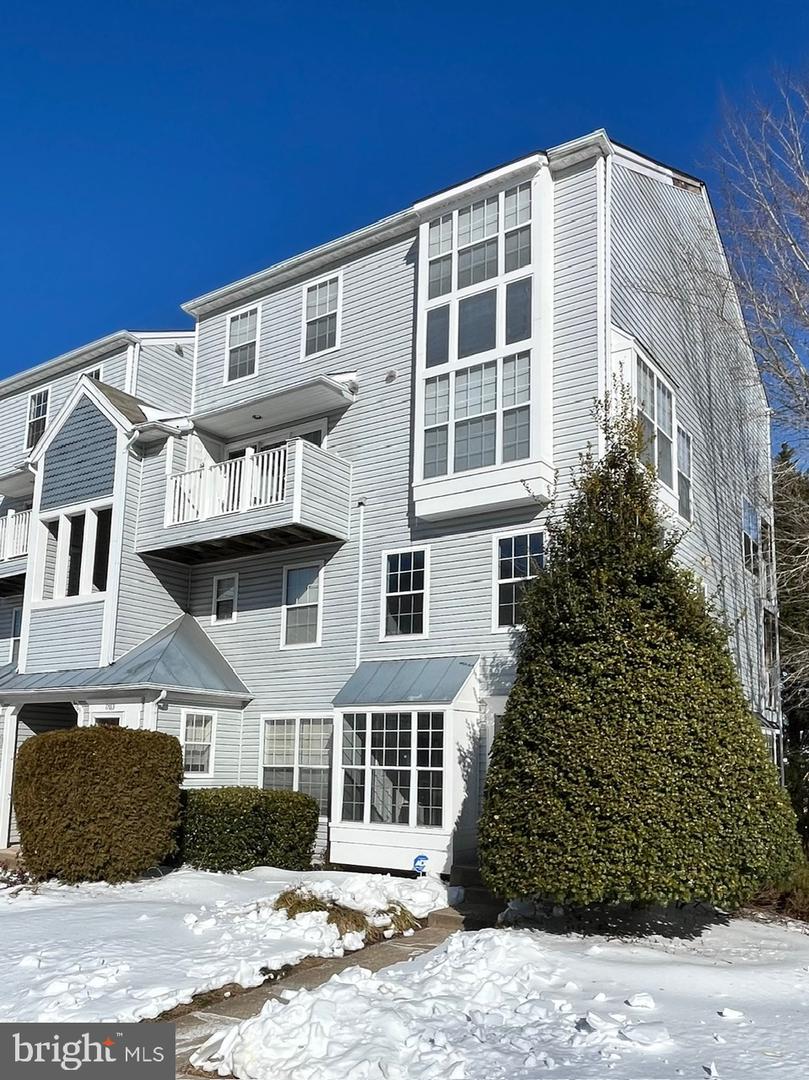 11765 TOLSON PL #11765, WOODBRIDGE, Virginia 22192, 2 Bedrooms Bedrooms, ,2 BathroomsBathrooms,Residential,For sale,11765 TOLSON PL #11765,VAPW2111620 MLS # VAPW2111620