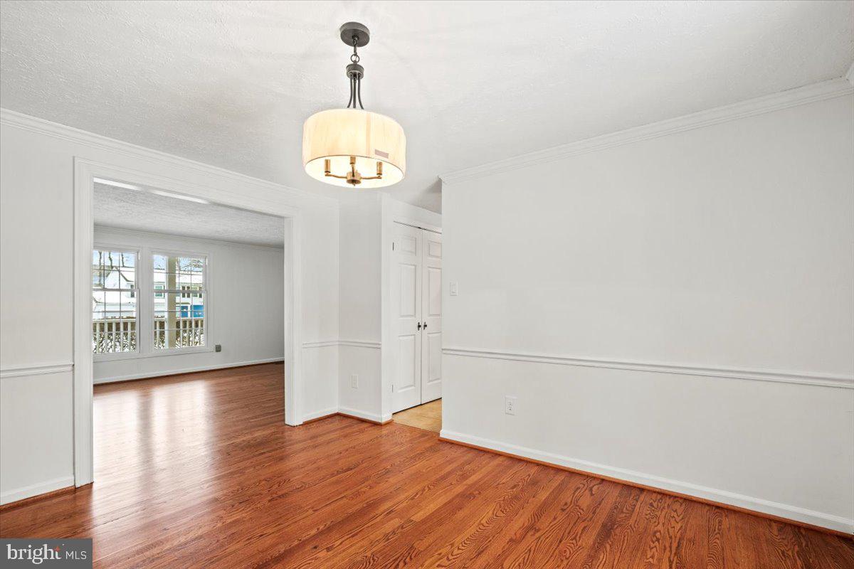 5711 HEMING AVE, SPRINGFIELD, Virginia 22151, 4 Bedrooms Bedrooms, ,3 BathroomsBathrooms,Residential,For sale,5711 HEMING AVE,VAFX2288470 MLS # VAFX2288470 5711 HEMING AVE, SPRINGFIELD, Virginia 22151, 4 Bedrooms Bedrooms, ,3 BathroomsBathrooms,Residential,For sale,5711 HEMING AVE,VAFX2288470 MLS # VAFX2288470