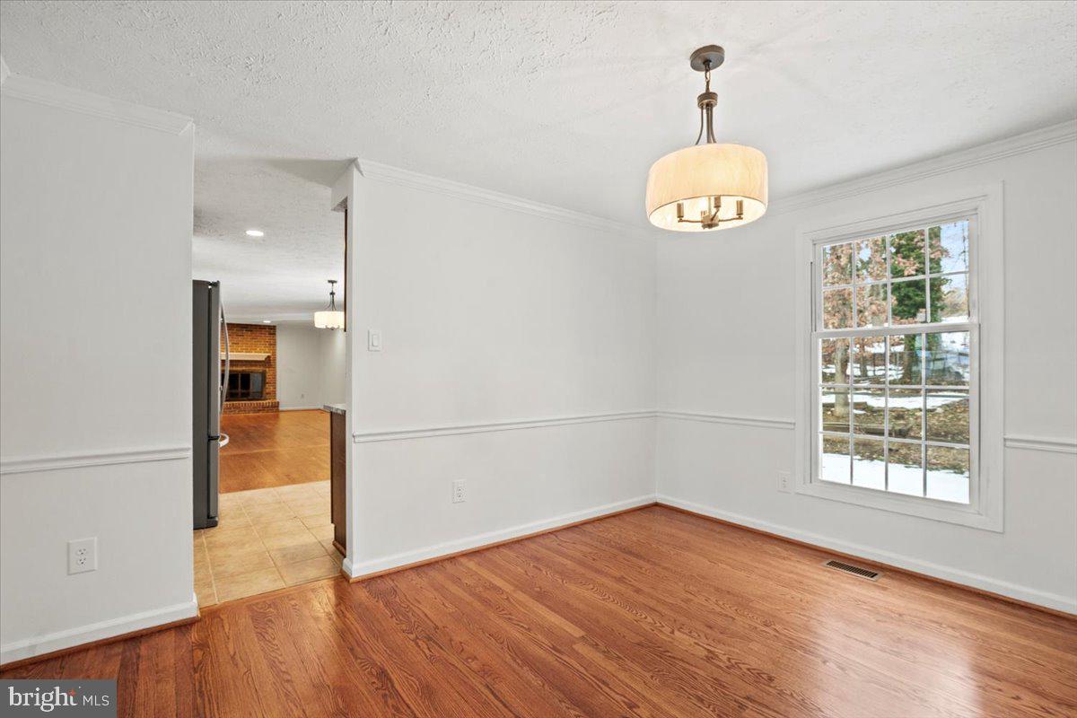 5711 HEMING AVE, SPRINGFIELD, Virginia 22151, 4 Bedrooms Bedrooms, ,3 BathroomsBathrooms,Residential,For sale,5711 HEMING AVE,VAFX2288470 MLS # VAFX2288470 5711 HEMING AVE, SPRINGFIELD, Virginia 22151, 4 Bedrooms Bedrooms, ,3 BathroomsBathrooms,Residential,For sale,5711 HEMING AVE,VAFX2288470 MLS # VAFX2288470