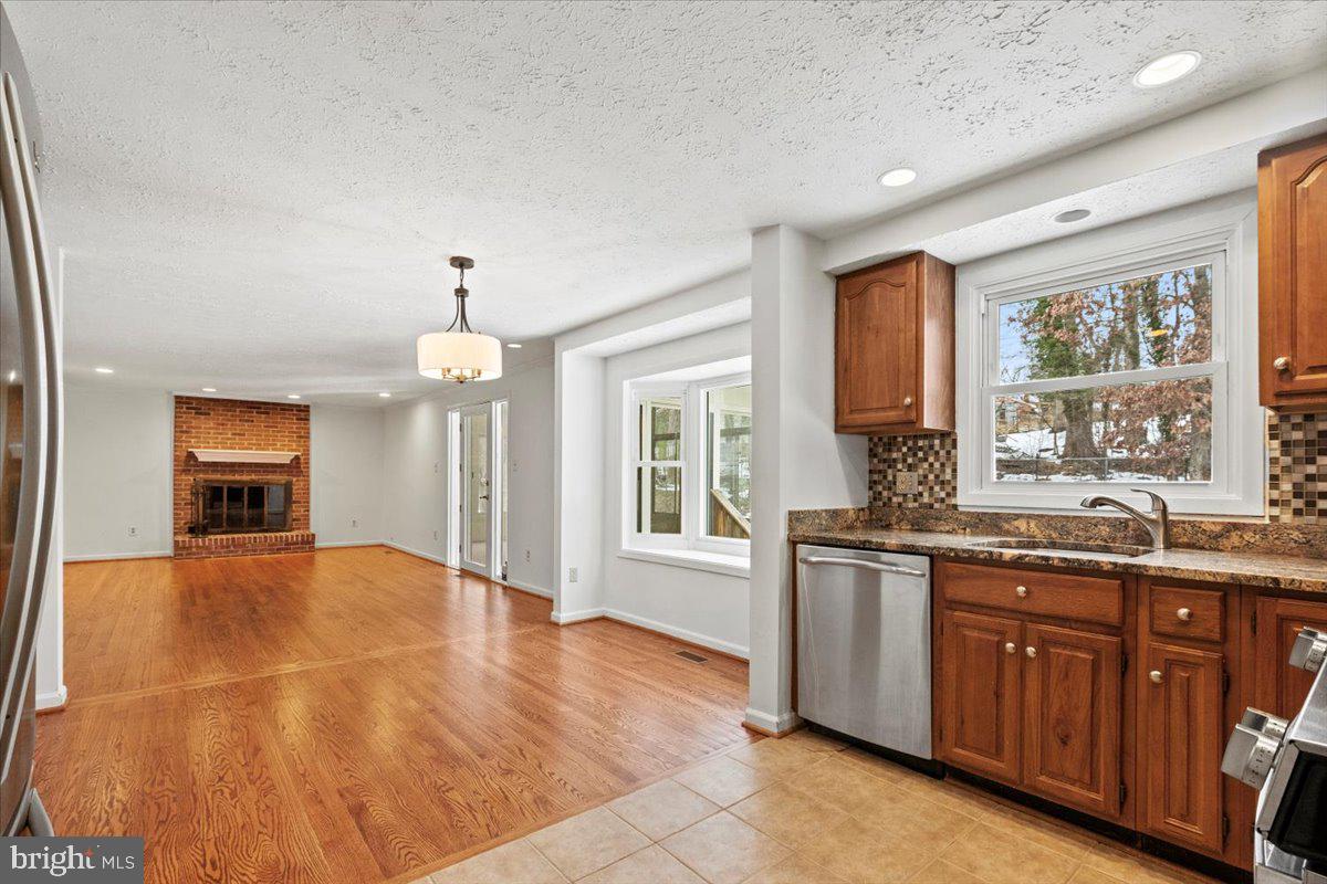 5711 HEMING AVE, SPRINGFIELD, Virginia 22151, 4 Bedrooms Bedrooms, ,3 BathroomsBathrooms,Residential,For sale,5711 HEMING AVE,VAFX2288470 MLS # VAFX2288470 5711 HEMING AVE, SPRINGFIELD, Virginia 22151, 4 Bedrooms Bedrooms, ,3 BathroomsBathrooms,Residential,For sale,5711 HEMING AVE,VAFX2288470 MLS # VAFX2288470