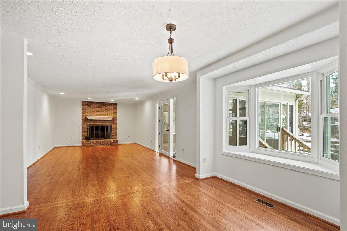 5711 HEMING AVE, SPRINGFIELD, Virginia 22151, 4 Bedrooms Bedrooms, ,3 BathroomsBathrooms,Residential,For sale,5711 HEMING AVE,VAFX2288470 MLS # VAFX2288470 5711 HEMING AVE, SPRINGFIELD, Virginia 22151, 4 Bedrooms Bedrooms, ,3 BathroomsBathrooms,Residential,For sale,5711 HEMING AVE,VAFX2288470 MLS # VAFX2288470