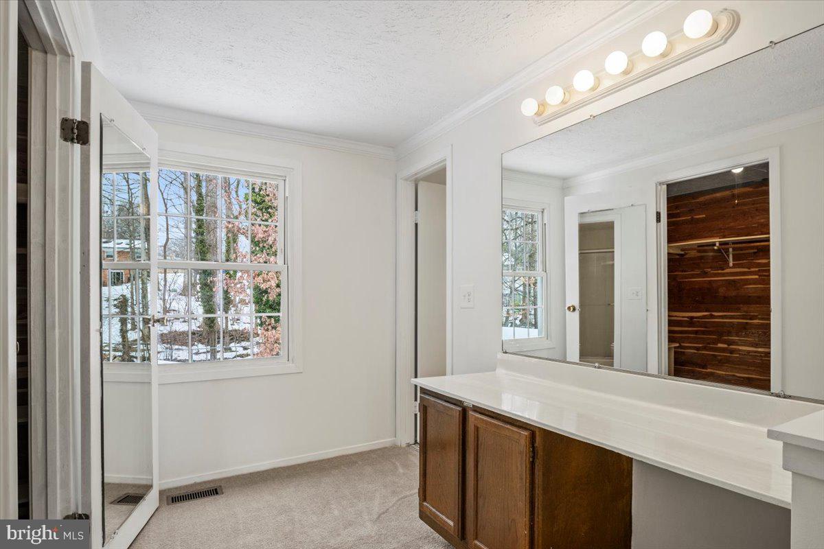 5711 HEMING AVE, SPRINGFIELD, Virginia 22151, 4 Bedrooms Bedrooms, ,3 BathroomsBathrooms,Residential,For sale,5711 HEMING AVE,VAFX2288470 MLS # VAFX2288470 5711 HEMING AVE, SPRINGFIELD, Virginia 22151, 4 Bedrooms Bedrooms, ,3 BathroomsBathrooms,Residential,For sale,5711 HEMING AVE,VAFX2288470 MLS # VAFX2288470