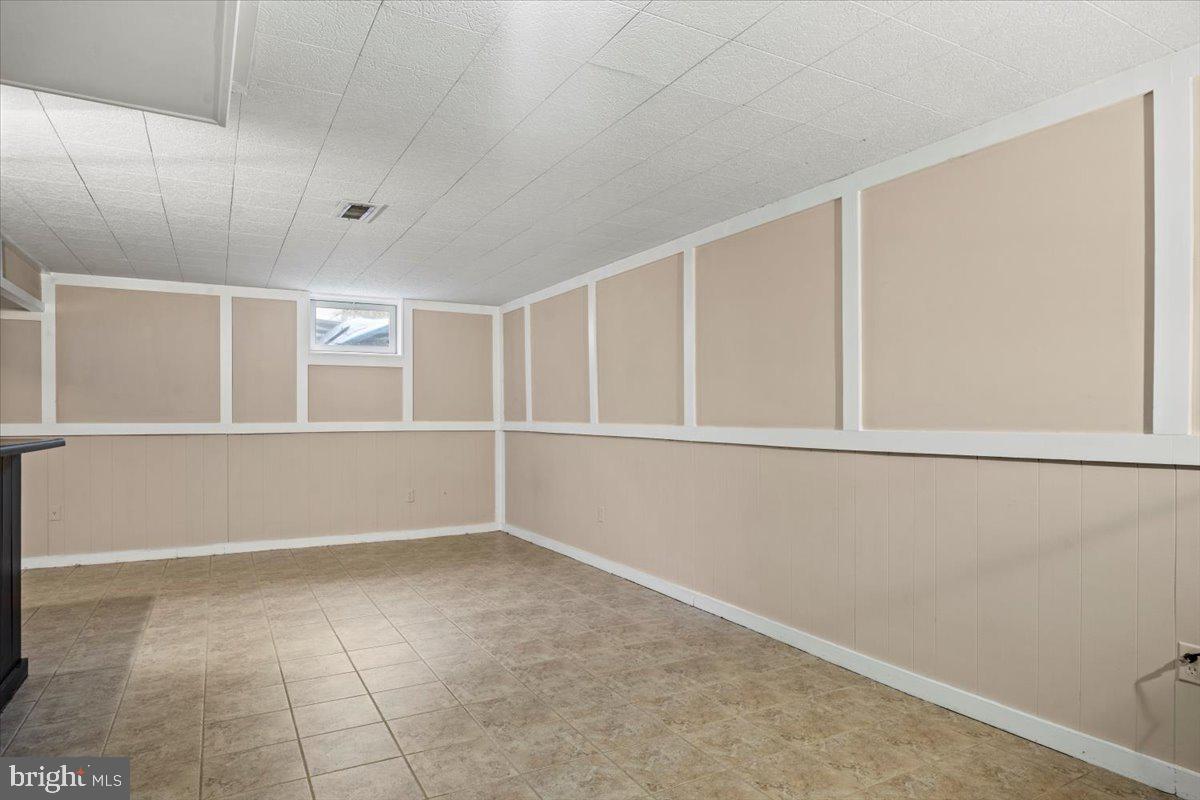 5711 HEMING AVE, SPRINGFIELD, Virginia 22151, 4 Bedrooms Bedrooms, ,3 BathroomsBathrooms,Residential,For sale,5711 HEMING AVE,VAFX2288470 MLS # VAFX2288470 5711 HEMING AVE, SPRINGFIELD, Virginia 22151, 4 Bedrooms Bedrooms, ,3 BathroomsBathrooms,Residential,For sale,5711 HEMING AVE,VAFX2288470 MLS # VAFX2288470