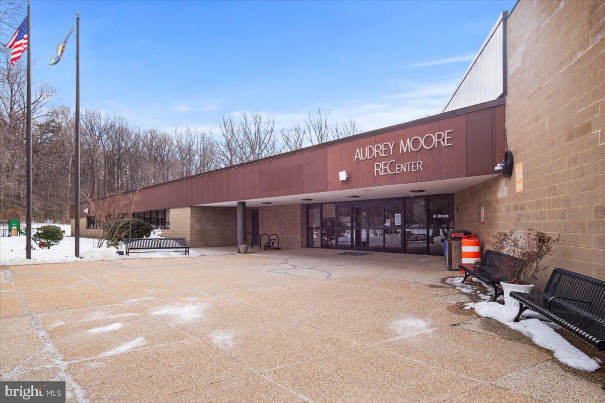 5711 HEMING AVE, SPRINGFIELD, Virginia 22151, 4 Bedrooms Bedrooms, ,3 BathroomsBathrooms,Residential,For sale,5711 HEMING AVE,VAFX2288470 MLS # VAFX2288470 5711 HEMING AVE, SPRINGFIELD, Virginia 22151, 4 Bedrooms Bedrooms, ,3 BathroomsBathrooms,Residential,For sale,5711 HEMING AVE,VAFX2288470 MLS # VAFX2288470