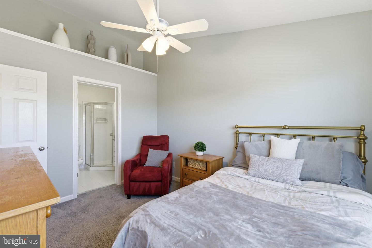 5804-D KATELYN MARY PL #304, ALEXANDRIA, Virginia 22310, 2 Bedrooms Bedrooms, 5 Rooms Rooms,2 BathroomsBathrooms,Residential,For sale,5804-D KATELYN MARY PL #304,VAFX2288588 MLS # VAFX2288588