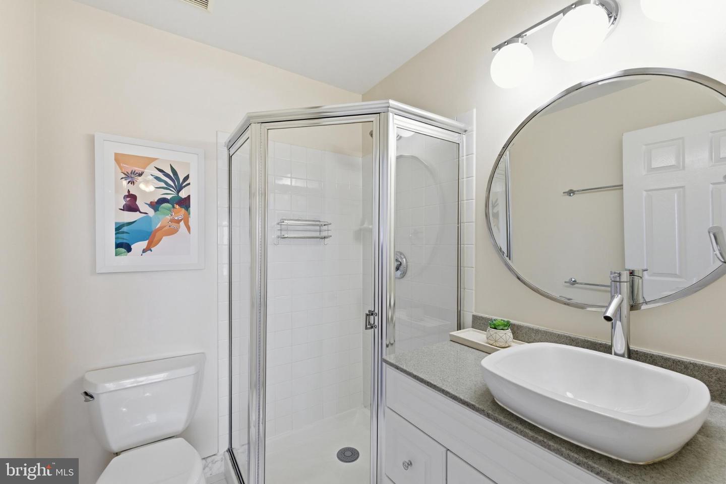 5804-D KATELYN MARY PL #304, ALEXANDRIA, Virginia 22310, 2 Bedrooms Bedrooms, 5 Rooms Rooms,2 BathroomsBathrooms,Residential,For sale,5804-D KATELYN MARY PL #304,VAFX2288588 MLS # VAFX2288588