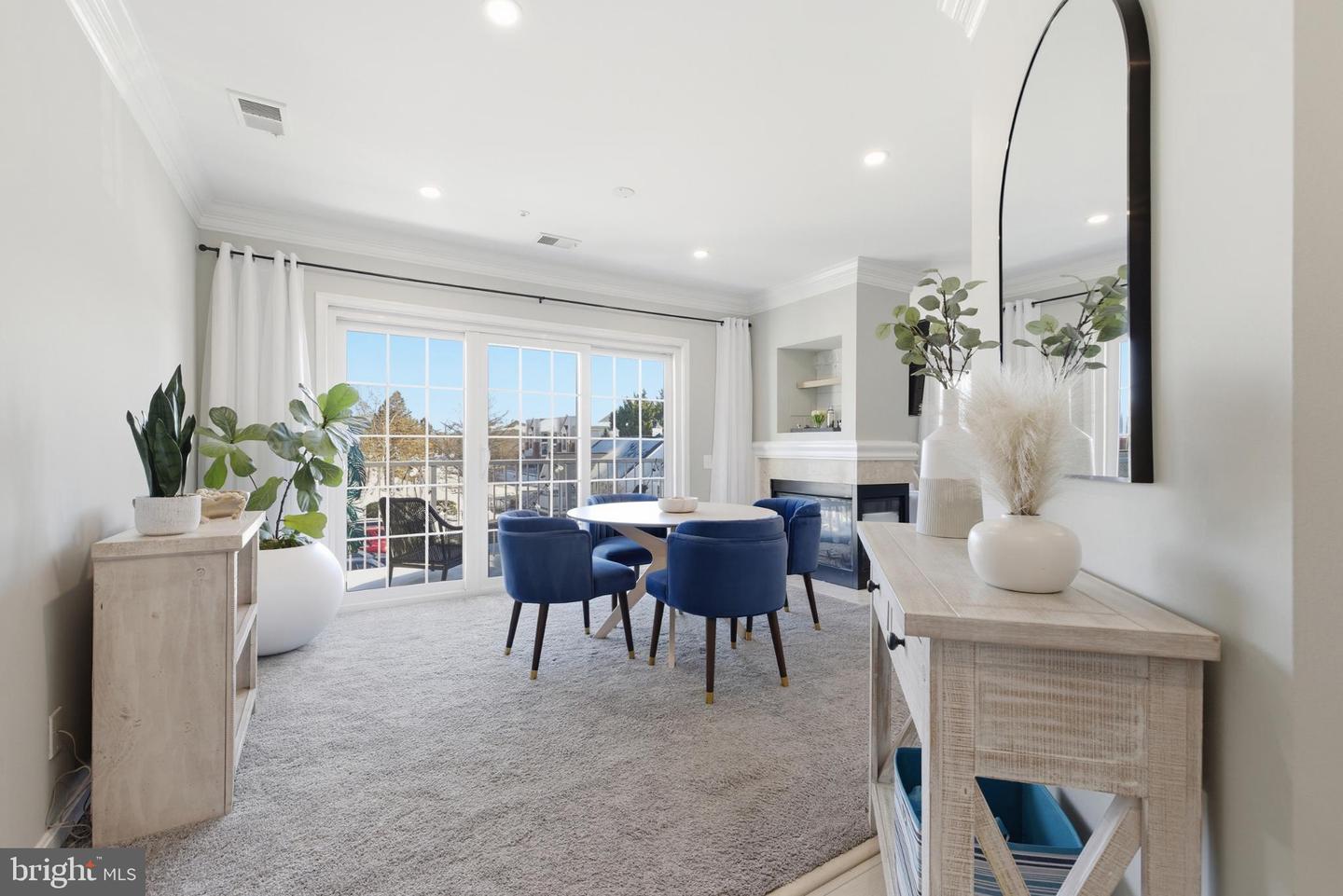 5804-D KATELYN MARY PL #304, ALEXANDRIA, Virginia 22310, 2 Bedrooms Bedrooms, 5 Rooms Rooms,2 BathroomsBathrooms,Residential,For sale,5804-D KATELYN MARY PL #304,VAFX2288588 MLS # VAFX2288588