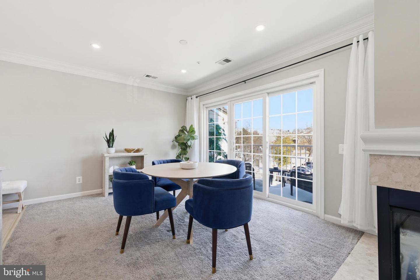 5804-D KATELYN MARY PL #304, ALEXANDRIA, Virginia 22310, 2 Bedrooms Bedrooms, 5 Rooms Rooms,2 BathroomsBathrooms,Residential,For sale,5804-D KATELYN MARY PL #304,VAFX2288588 MLS # VAFX2288588
