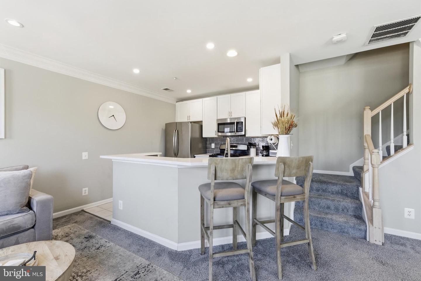 5804-D KATELYN MARY PL #304, ALEXANDRIA, Virginia 22310, 2 Bedrooms Bedrooms, 5 Rooms Rooms,2 BathroomsBathrooms,Residential,For sale,5804-D KATELYN MARY PL #304,VAFX2288588 MLS # VAFX2288588