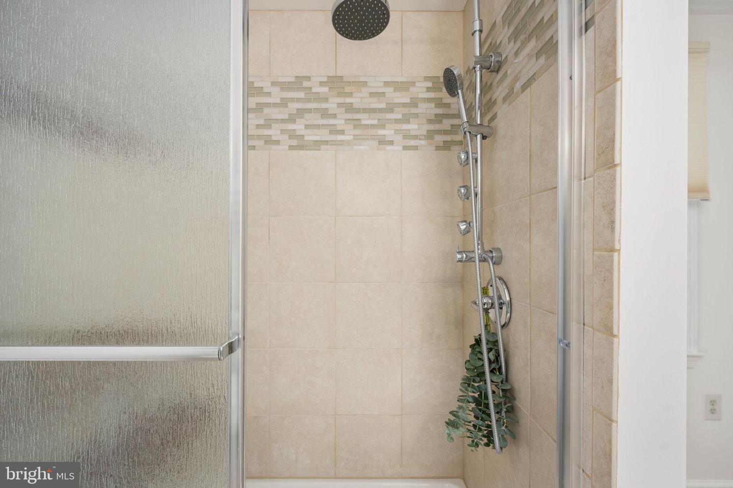 1114 BRADFIELD DR SW, LEESBURG, Virginia 20175, 4 Bedrooms Bedrooms, 14 Rooms Rooms,2 BathroomsBathrooms,Residential,For sale,1114 BRADFIELD DR SW,VALO2115158 MLS # VALO2115158