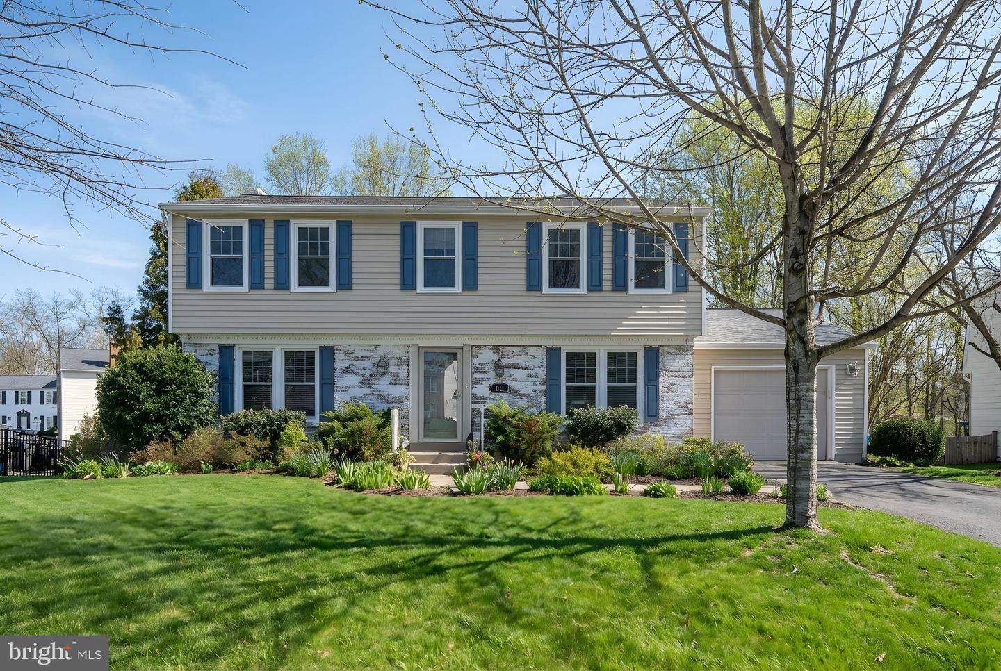 1114 BRADFIELD DR SW, LEESBURG, Virginia 20175, 4 Bedrooms Bedrooms, 14 Rooms Rooms,2 BathroomsBathrooms,Residential,For sale,1114 BRADFIELD DR SW,VALO2115158 MLS # VALO2115158