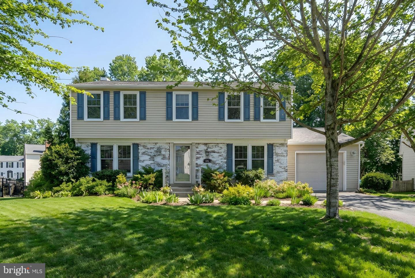 1114 BRADFIELD DR SW, LEESBURG, Virginia 20175, 4 Bedrooms Bedrooms, 14 Rooms Rooms,2 BathroomsBathrooms,Residential,For sale,1114 BRADFIELD DR SW,VALO2115158 MLS # VALO2115158