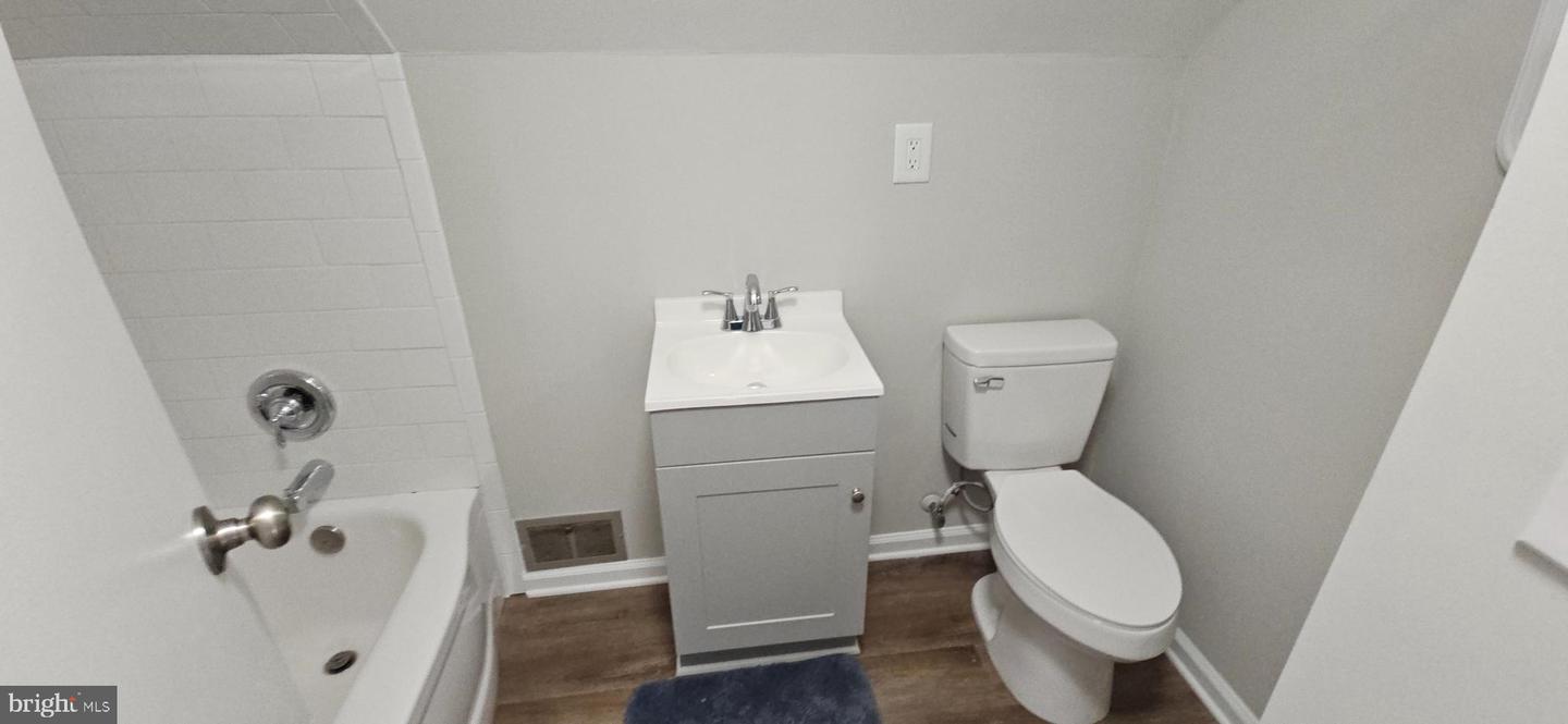 232 MYRTLE AVE, WINCHESTER, Virginia 22601, 4 Bedrooms Bedrooms, 10 Rooms Rooms,2 BathroomsBathrooms,Residential,For sale,232 MYRTLE AVE,VAWI2009914 MLS # VAWI2009914