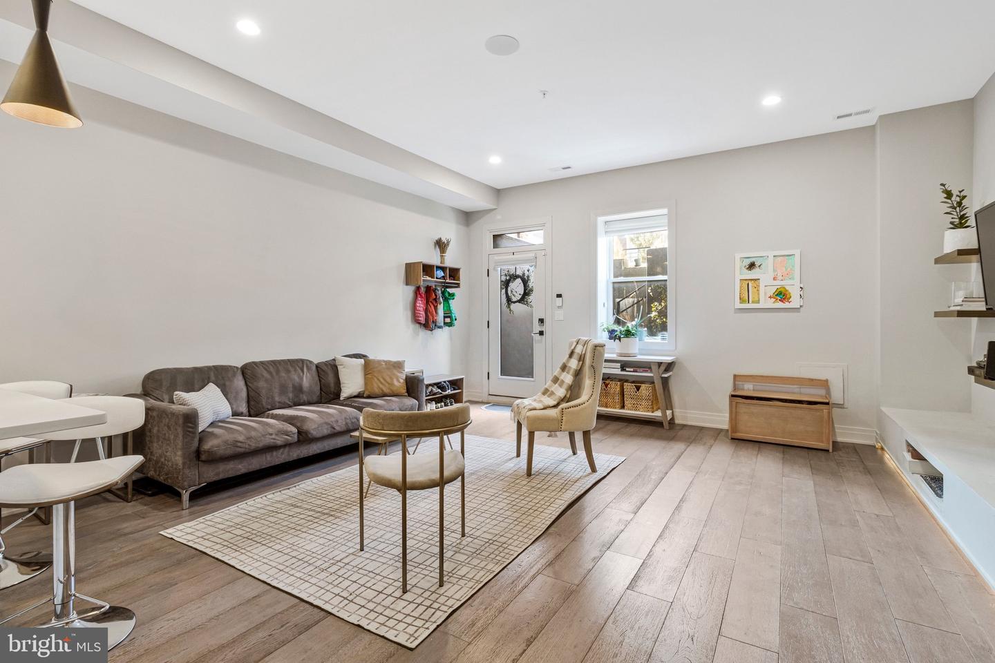 3217 WARDER ST NW #1, WASHINGTON, District Of Columbia 20010, 2 Bedrooms Bedrooms, ,2 BathroomsBathrooms,Residential,For sale,3217 WARDER ST NW #1,DCDC2244972 MLS # DCDC2244972