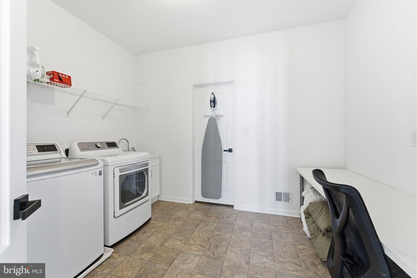 40 EDGEWATER DR, FREDERICKSBURG, Virginia 22406, 4 Bedrooms Bedrooms, ,4 BathroomsBathrooms,Residential,For sale,40 EDGEWATER DR,VAST2045854 MLS # VAST2045854 40 EDGEWATER DR, FREDERICKSBURG, Virginia 22406, 4 Bedrooms Bedrooms, ,4 BathroomsBathrooms,Residential,For sale,40 EDGEWATER DR,VAST2045854 MLS # VAST2045854