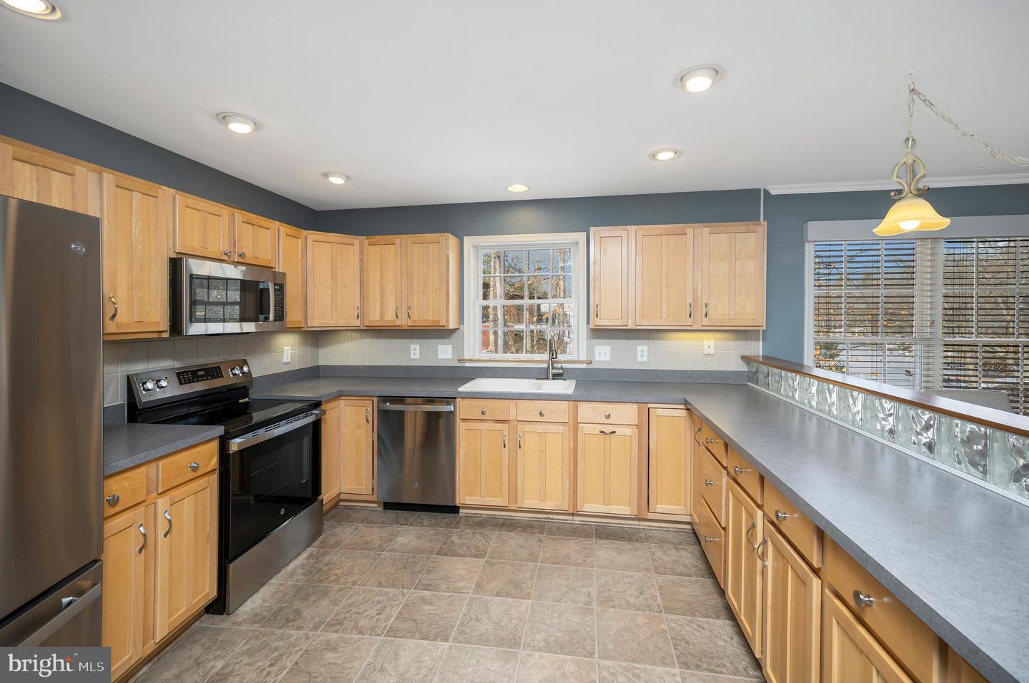 112 BIRCHSIDE CIR, LOCUST GROVE, Virginia 22508, 4 Bedrooms Bedrooms, ,3 BathroomsBathrooms,Residential,For sale,112 BIRCHSIDE CIR,VAOR2013252 MLS # VAOR2013252