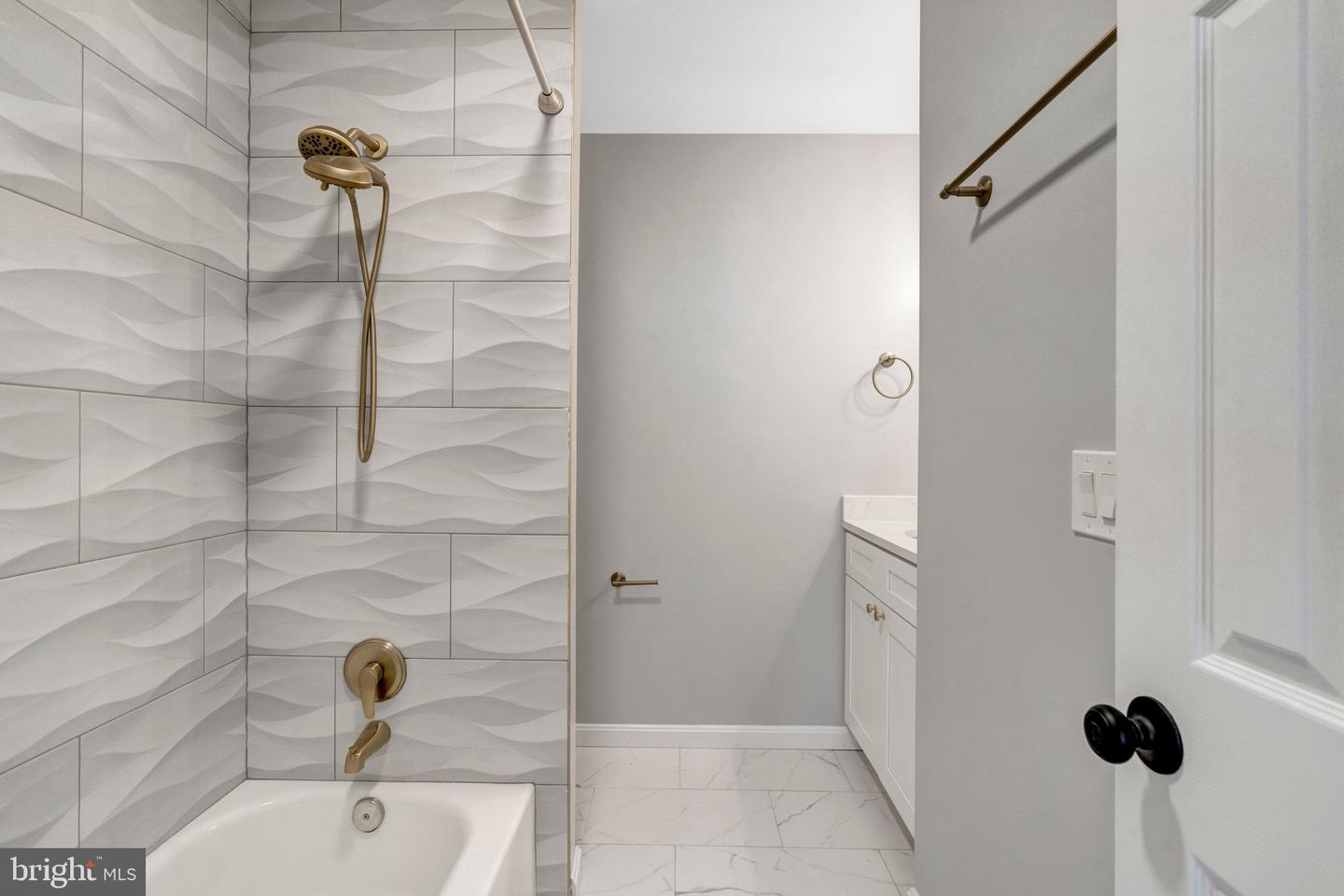 13512 APPLE BARREL CT, HERNDON, Virginia 20171, 3 Bedrooms Bedrooms, ,2 BathroomsBathrooms,Residential,For sale,13512 APPLE BARREL CT,VAFX2289558 MLS # VAFX2289558