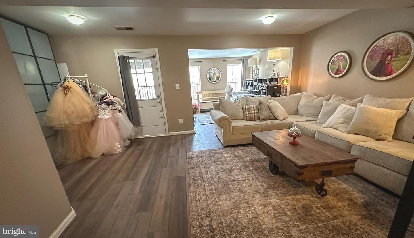 12458 HADRIANS CT, BRISTOW, Virginia 20136, 3 Bedrooms Bedrooms, ,3 BathroomsBathrooms,Residential,For sale,12458 HADRIANS CT,VAPW2112080 MLS # VAPW2112080