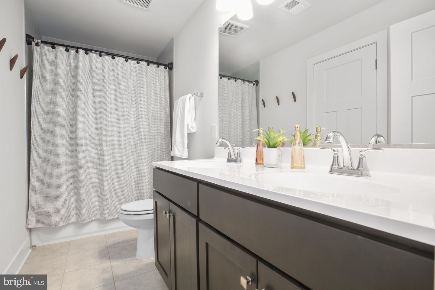 6710 GINSENG LN, KING GEORGE, Virginia 22485, 5 Bedrooms Bedrooms, ,3 BathroomsBathrooms,Residential,For sale,6710 GINSENG LN,VAKG2007608 MLS # VAKG2007608