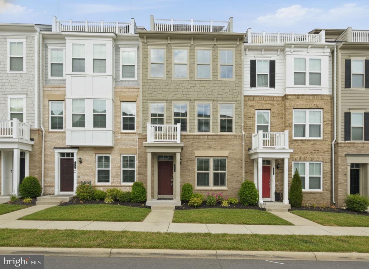 17354 REDSHANK RD, DUMFRIES, Virginia 22026, 4 Bedrooms Bedrooms, ,2 BathroomsBathrooms,Residential,For sale,17354 REDSHANK RD,VAPW2112170 MLS # VAPW2112170