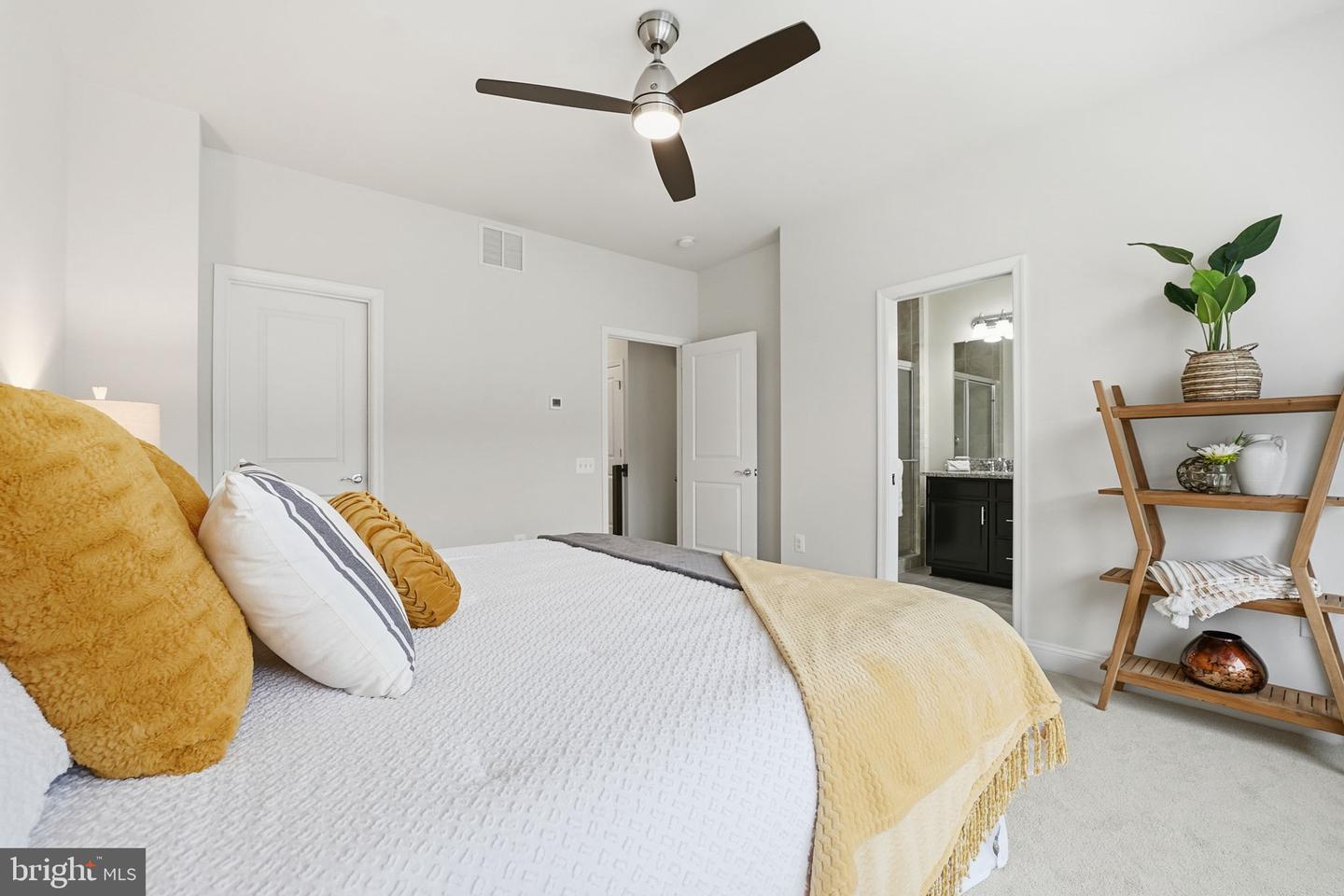 17354 REDSHANK RD, DUMFRIES, Virginia 22026, 4 Bedrooms Bedrooms, ,2 BathroomsBathrooms,Residential,For sale,17354 REDSHANK RD,VAPW2112170 MLS # VAPW2112170