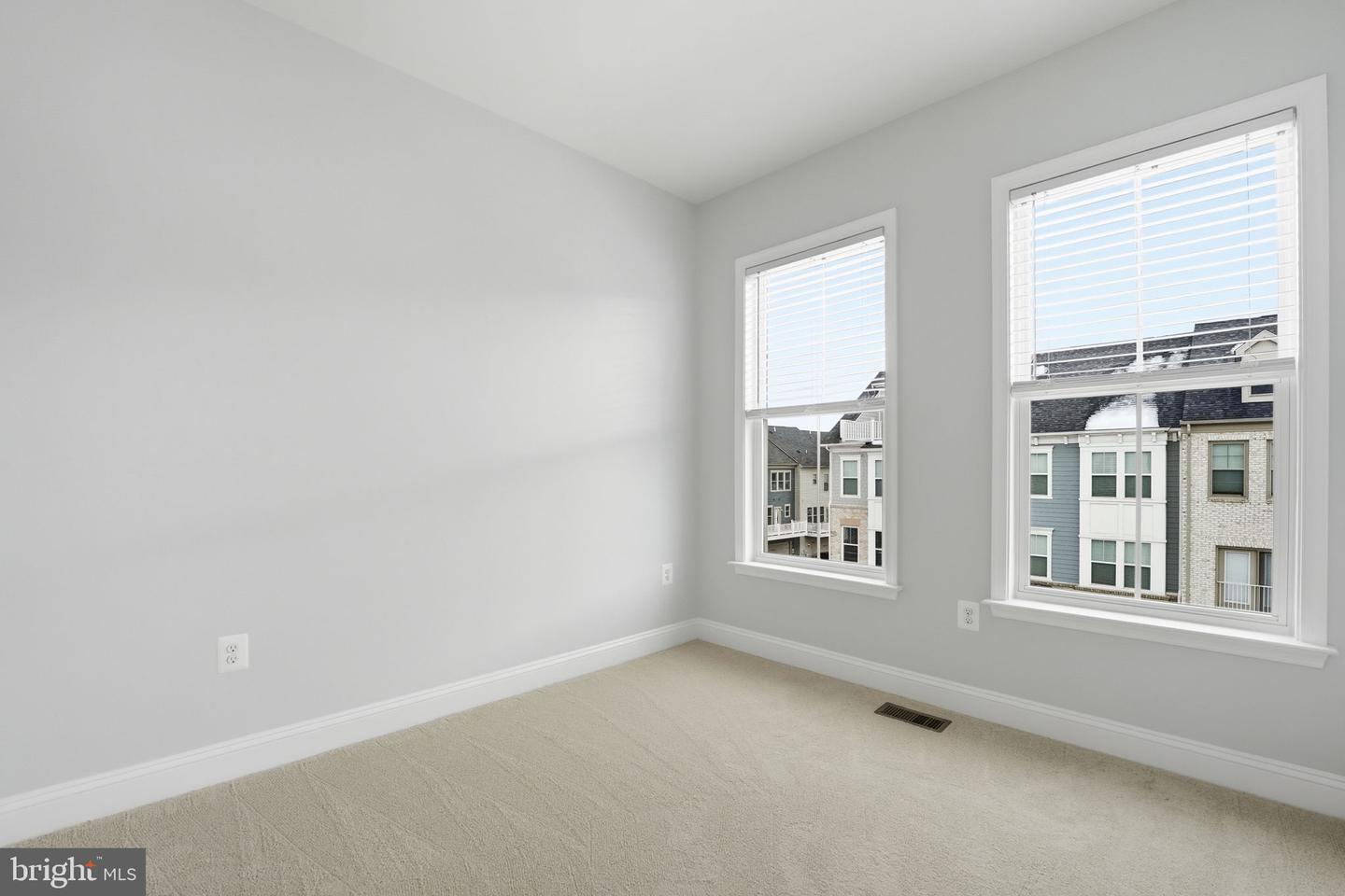 17354 REDSHANK RD, DUMFRIES, Virginia 22026, 4 Bedrooms Bedrooms, ,2 BathroomsBathrooms,Residential,For sale,17354 REDSHANK RD,VAPW2112170 MLS # VAPW2112170