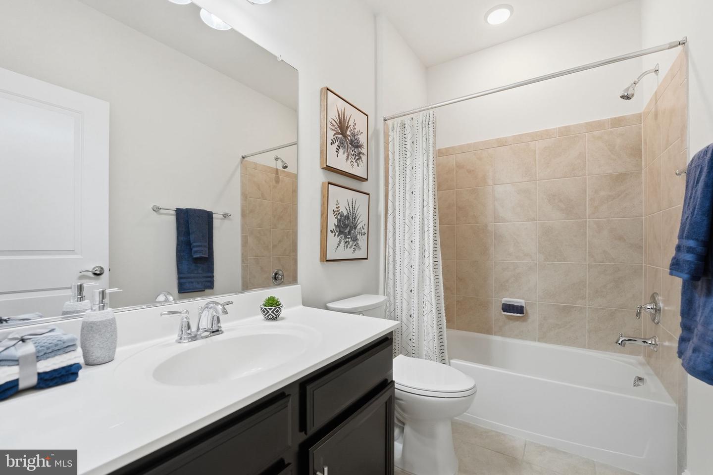 17354 REDSHANK RD, DUMFRIES, Virginia 22026, 4 Bedrooms Bedrooms, ,2 BathroomsBathrooms,Residential,For sale,17354 REDSHANK RD,VAPW2112170 MLS # VAPW2112170