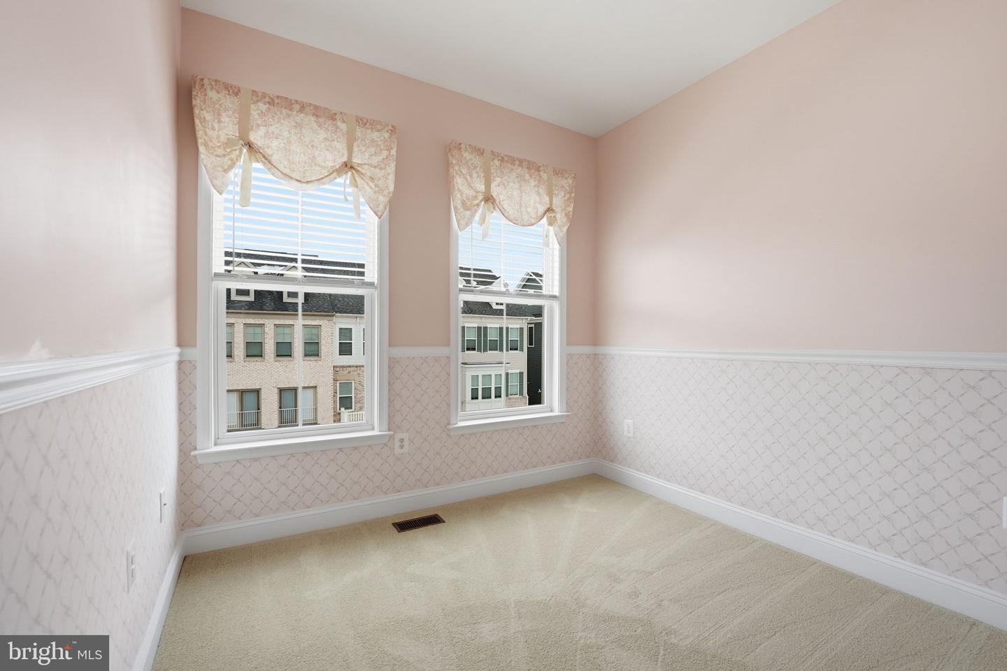 17354 REDSHANK RD, DUMFRIES, Virginia 22026, 4 Bedrooms Bedrooms, ,2 BathroomsBathrooms,Residential,For sale,17354 REDSHANK RD,VAPW2112170 MLS # VAPW2112170