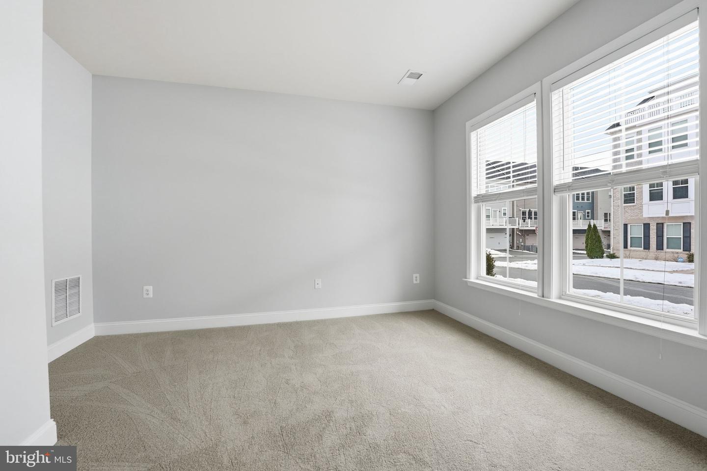 17354 REDSHANK RD, DUMFRIES, Virginia 22026, 4 Bedrooms Bedrooms, ,2 BathroomsBathrooms,Residential,For sale,17354 REDSHANK RD,VAPW2112170 MLS # VAPW2112170