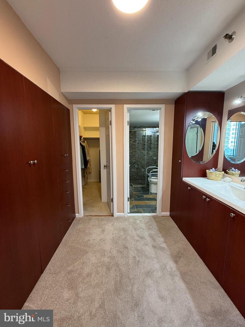 3709 S GEORGE MASON DR #406-E, FALLS CHURCH, Virginia 22041, 3 Bedrooms Bedrooms, ,2 BathroomsBathrooms,Residential,For sale,3709 S GEORGE MASON DR #406-E,VAFX2290104 MLS # VAFX2290104