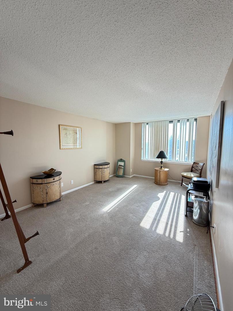 3709 S GEORGE MASON DR #406-E, FALLS CHURCH, Virginia 22041, 3 Bedrooms Bedrooms, ,2 BathroomsBathrooms,Residential,For sale,3709 S GEORGE MASON DR #406-E,VAFX2290104 MLS # VAFX2290104