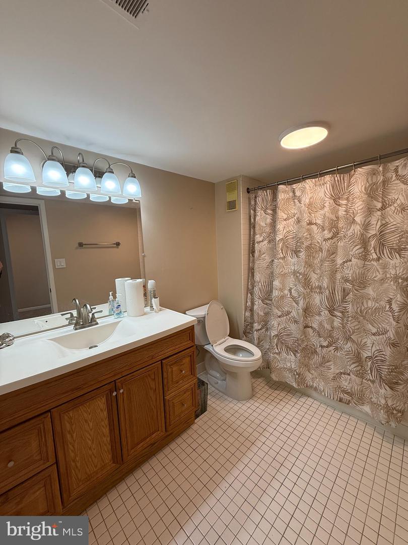 3709 S GEORGE MASON DR #406-E, FALLS CHURCH, Virginia 22041, 3 Bedrooms Bedrooms, ,2 BathroomsBathrooms,Residential,For sale,3709 S GEORGE MASON DR #406-E,VAFX2290104 MLS # VAFX2290104