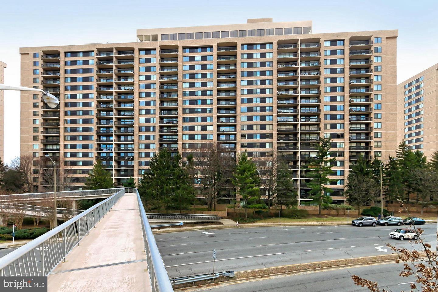 3709 S GEORGE MASON DR #406-E, FALLS CHURCH, Virginia 22041, 3 Bedrooms Bedrooms, ,2 BathroomsBathrooms,Residential,For sale,3709 S GEORGE MASON DR #406-E,VAFX2290104 MLS # VAFX2290104