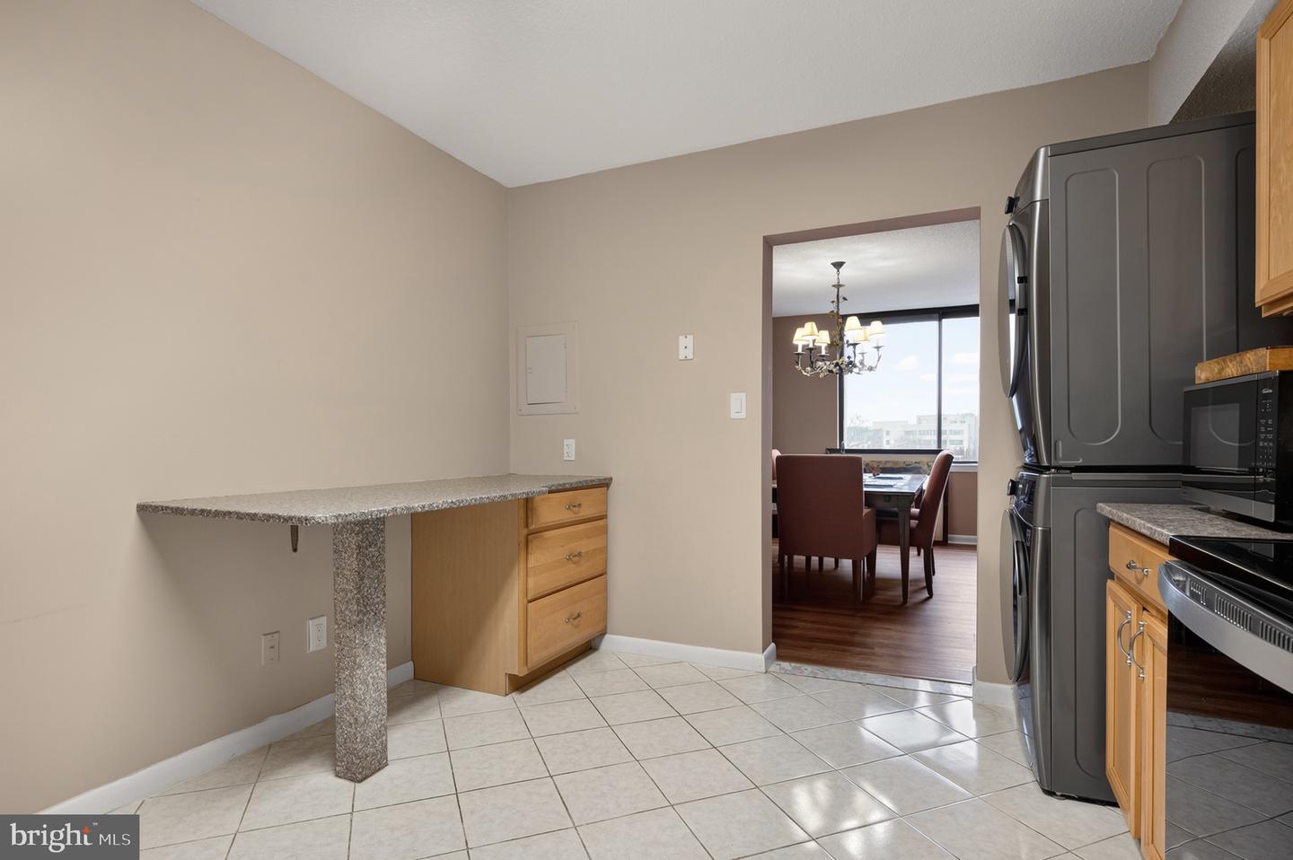 3709 S GEORGE MASON DR #406-E, FALLS CHURCH, Virginia 22041, 3 Bedrooms Bedrooms, ,2 BathroomsBathrooms,Residential,For sale,3709 S GEORGE MASON DR #406-E,VAFX2290104 MLS # VAFX2290104