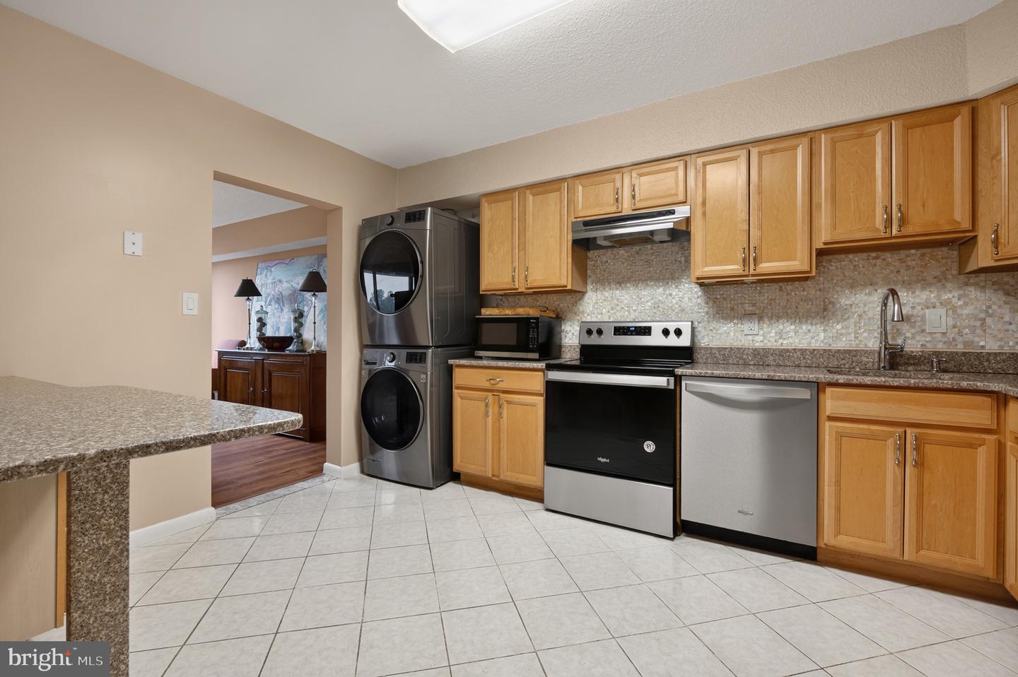 3709 S GEORGE MASON DR #406-E, FALLS CHURCH, Virginia 22041, 3 Bedrooms Bedrooms, ,2 BathroomsBathrooms,Residential,For sale,3709 S GEORGE MASON DR #406-E,VAFX2290104 MLS # VAFX2290104