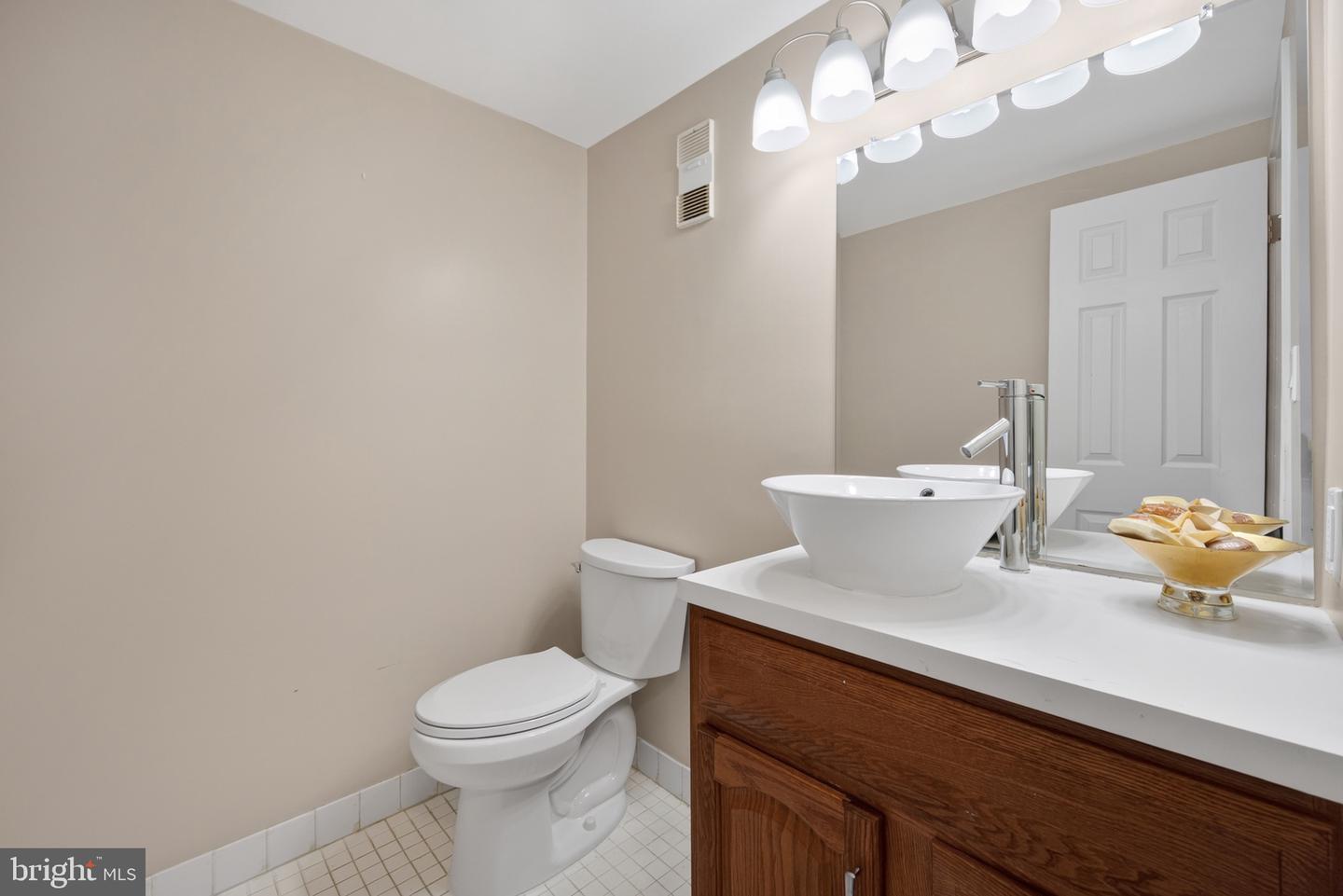 3709 S GEORGE MASON DR #406-E, FALLS CHURCH, Virginia 22041, 3 Bedrooms Bedrooms, ,2 BathroomsBathrooms,Residential,For sale,3709 S GEORGE MASON DR #406-E,VAFX2290104 MLS # VAFX2290104